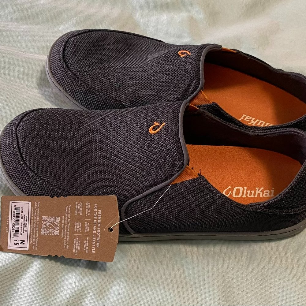 Brand New Men's OluKai Shoes Size 9.5 M - runs a little short on the length